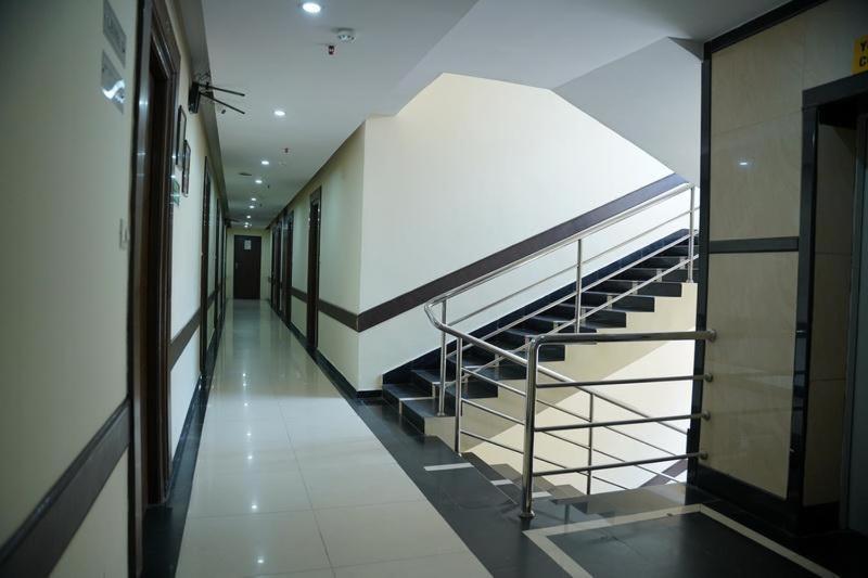 Blossom Rooms Hotel Vashishtha - Free Lunch Or Dinner- Free Breakfast Hajdarabad Zewnętrze zdjęcie