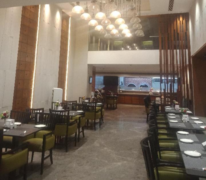 Blossom Rooms Hotel Vashishtha - Free Lunch Or Dinner- Free Breakfast Hajdarabad Zewnętrze zdjęcie