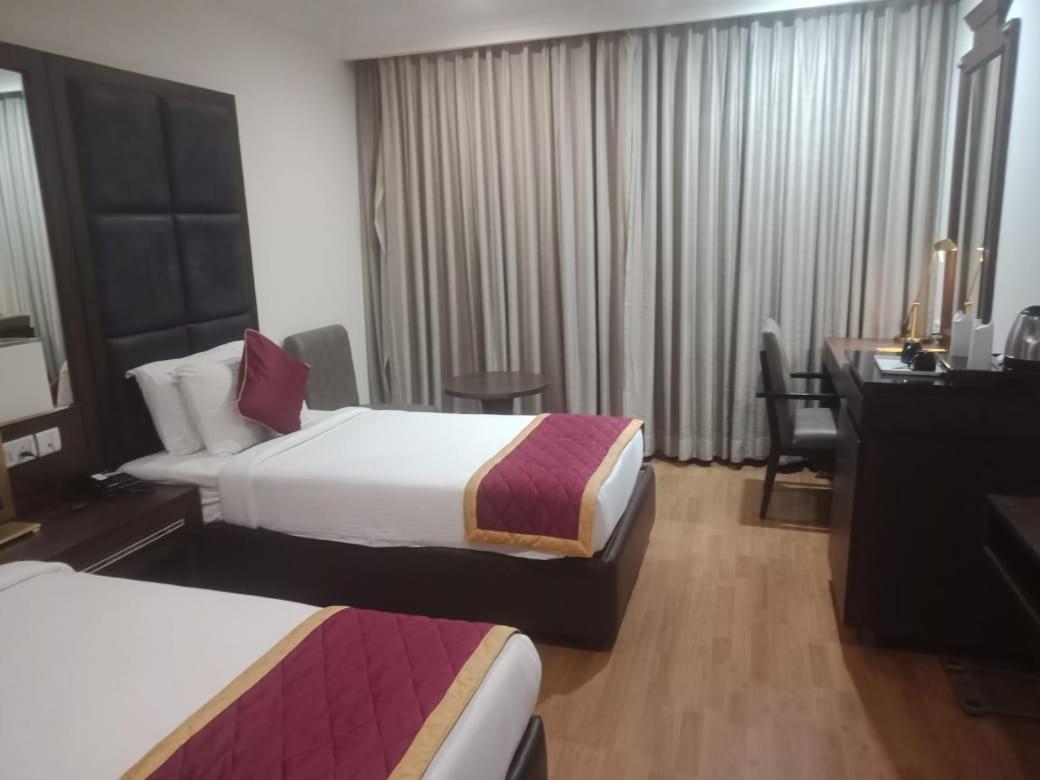 Blossom Rooms Hotel Vashishtha - Free Lunch Or Dinner- Free Breakfast Hajdarabad Zewnętrze zdjęcie
