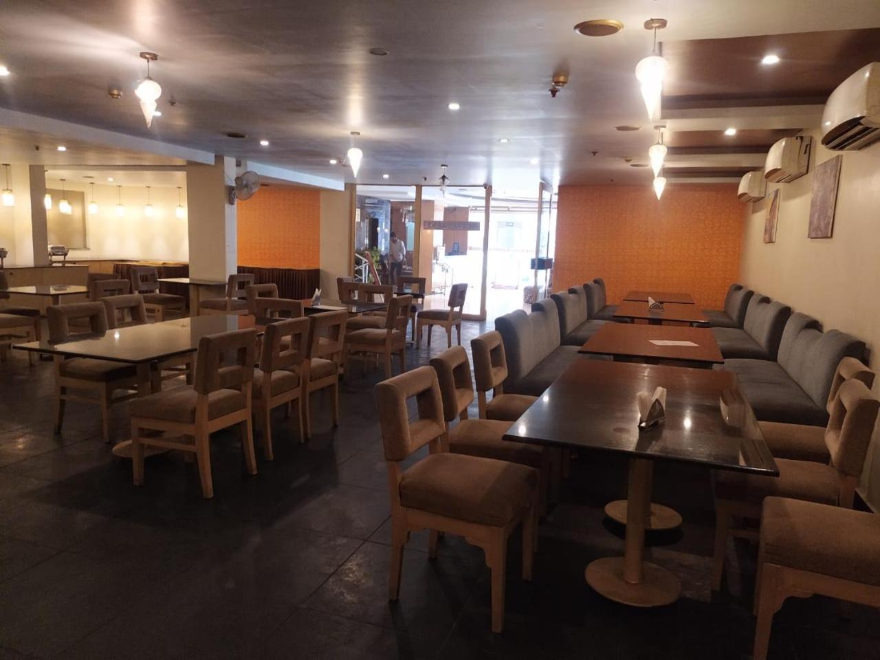 Blossom Rooms Hotel Vashishtha - Free Lunch Or Dinner- Free Breakfast Hajdarabad Zewnętrze zdjęcie