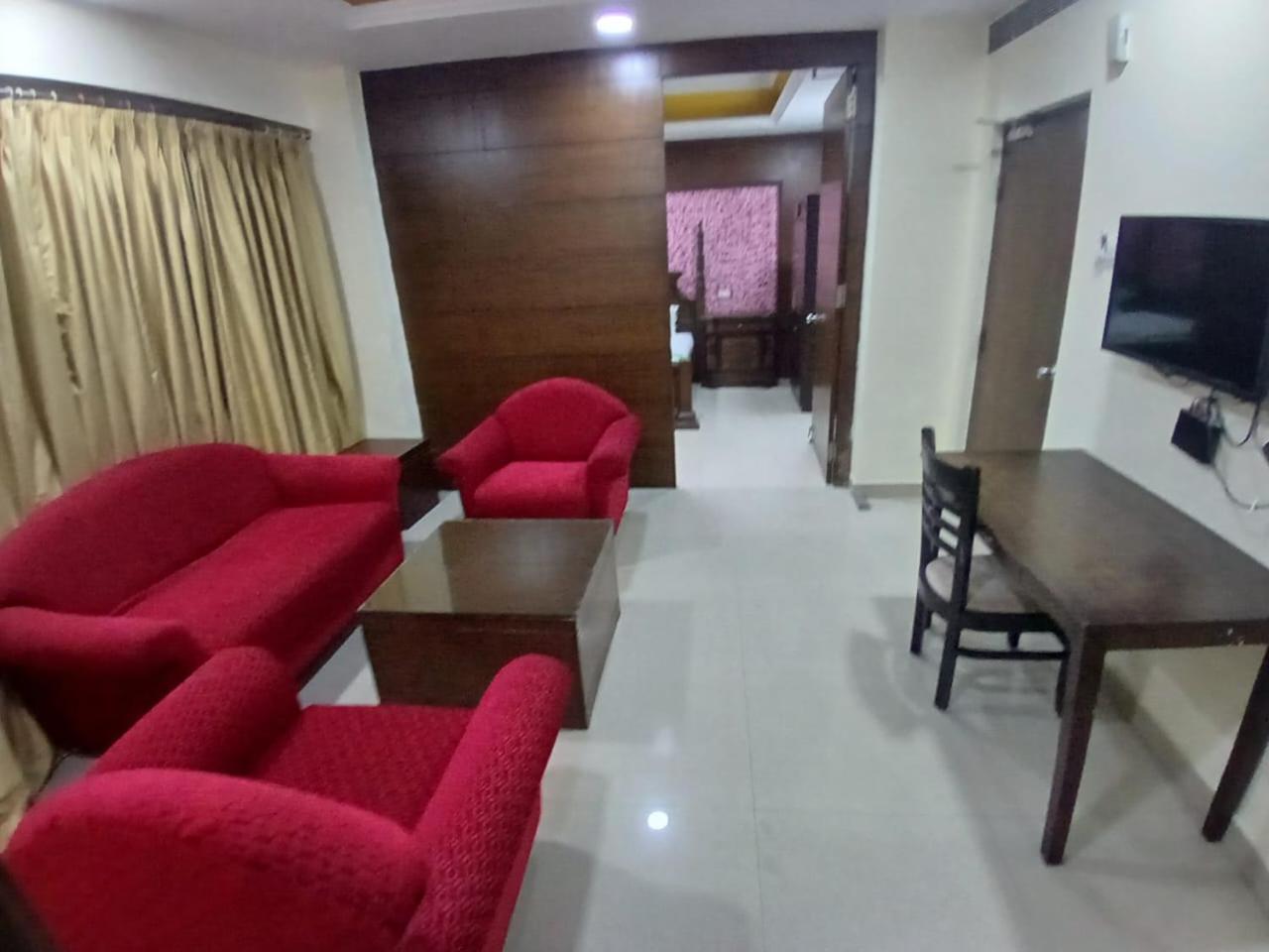 Blossom Rooms Hotel Vashishtha - Free Lunch Or Dinner- Free Breakfast Hajdarabad Zewnętrze zdjęcie